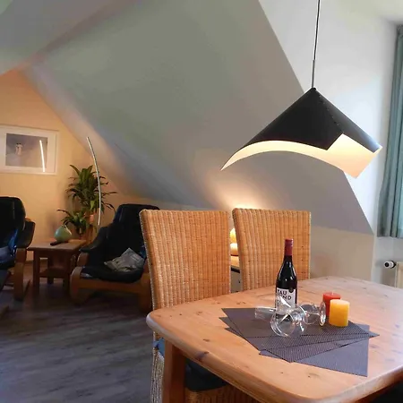 Apartment Resi D7 *